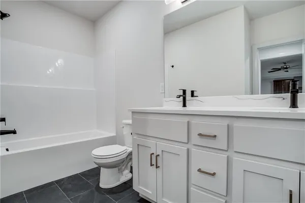 $635,000 | 2604 Northeast Crestview Street, Blue Springs, MO 64029