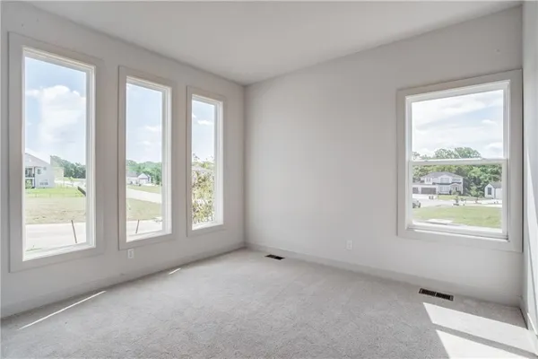 $635,000 | 2604 Northeast Crestview Street, Blue Springs, MO 64029