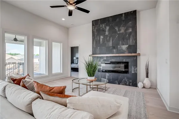 $635,000 | 2604 Northeast Crestview Street, Blue Springs, MO 64029