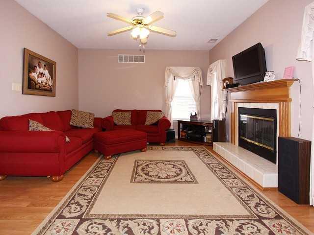 10762 Blueberry Lane Fishers, IN 46037 - Photo 6 of 22 Gallery Image 6