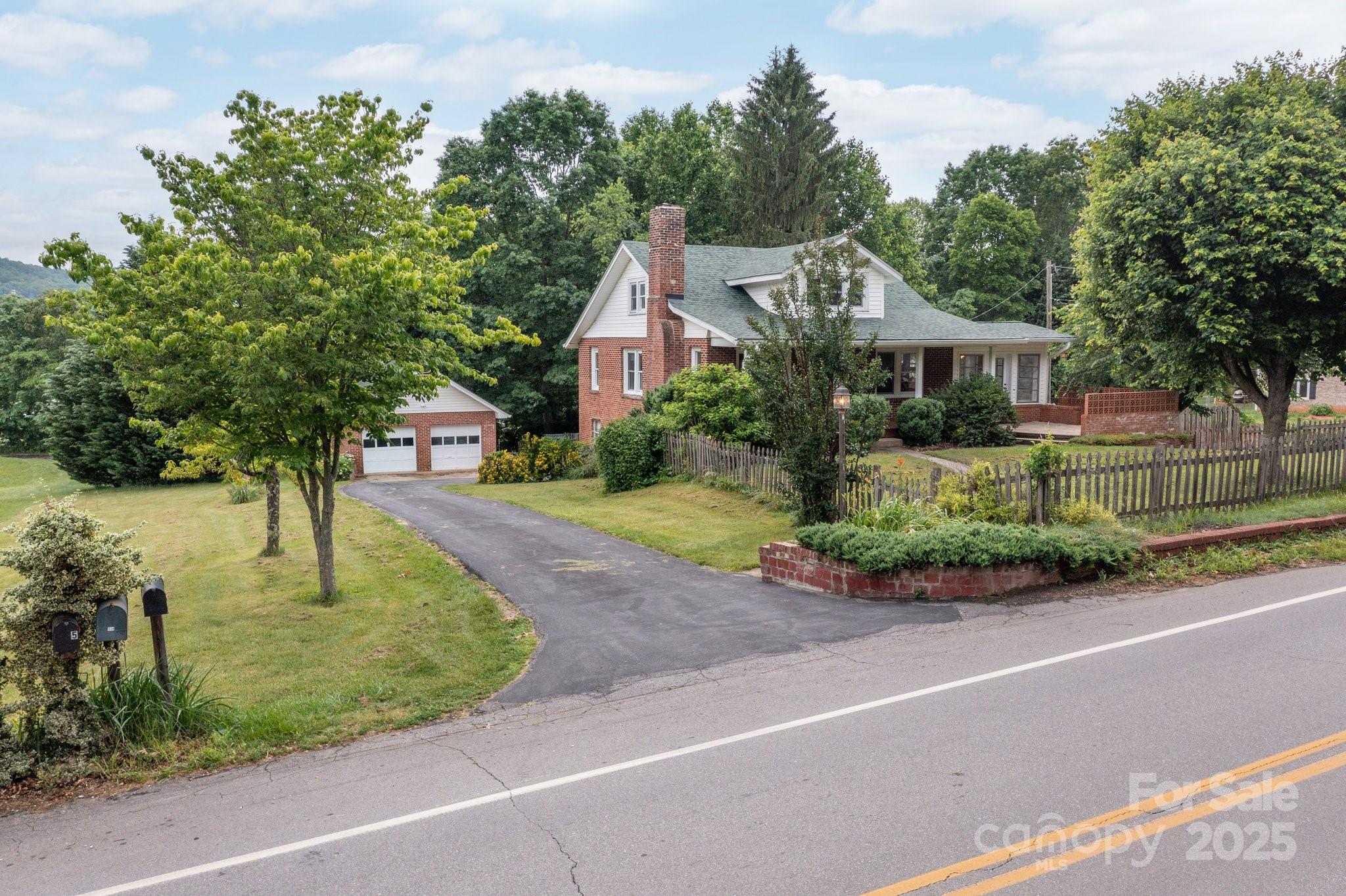 314 Justice Ridge Road Candler, NC 28715 - Photo 32 of 45 Gallery Image 32