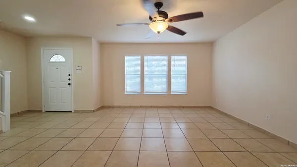 $2,300 | 402 Empresario Drive, San Antonio, TX 78253