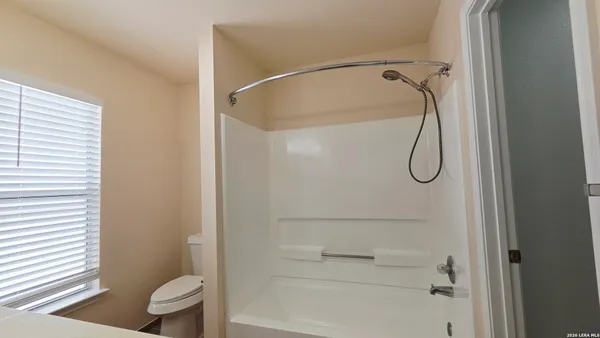 $2,300 | 402 Empresario Drive, San Antonio, TX 78253