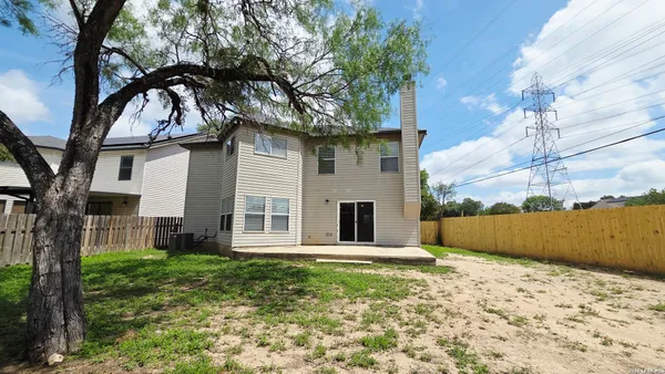 $2,300 | 402 Empresario Drive, San Antonio, TX 78253
