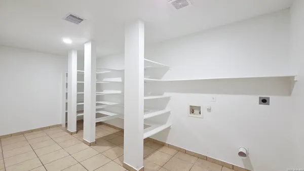 $2,300 | 402 Empresario Drive, San Antonio, TX 78253