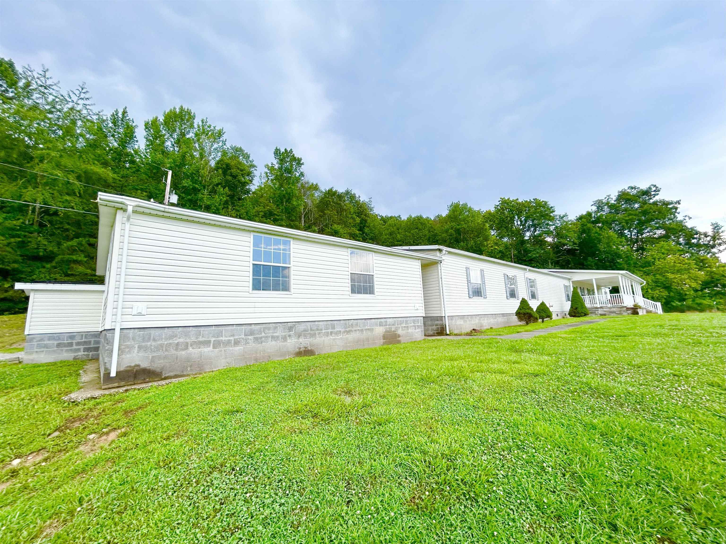 27 Cowhide Branch Road Hamlin, WV 25523 - Photo 2 of 31 Gallery Image 2