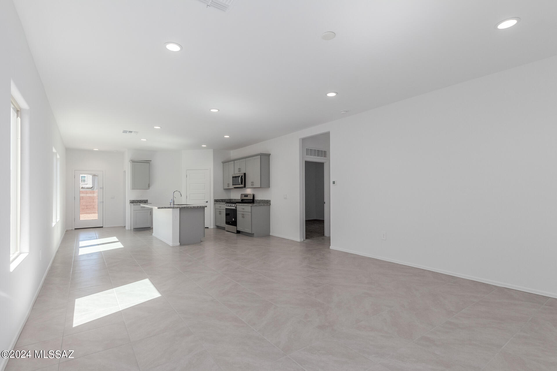 9970 North Cascalote Lane Marana, AZ 85653 - Photo 8 of 47 Diana H30D Model Interior H30D* Photos/Digital Renderings are of a Diana home, from another location and are for illustration purposes only. Interior packages, exterior elevation, color, and structural options may vary. Home is under construction. Furnishings and decorative items not included with home purchase. *