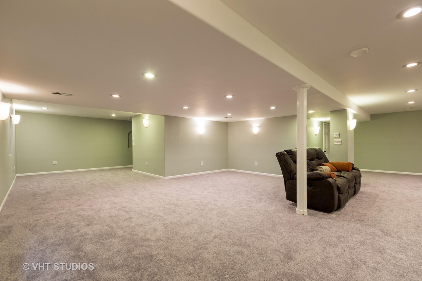 2112 Wicklow Road Naperville, IL 60564 - Photo 15 of 17 a lobby with a couch
