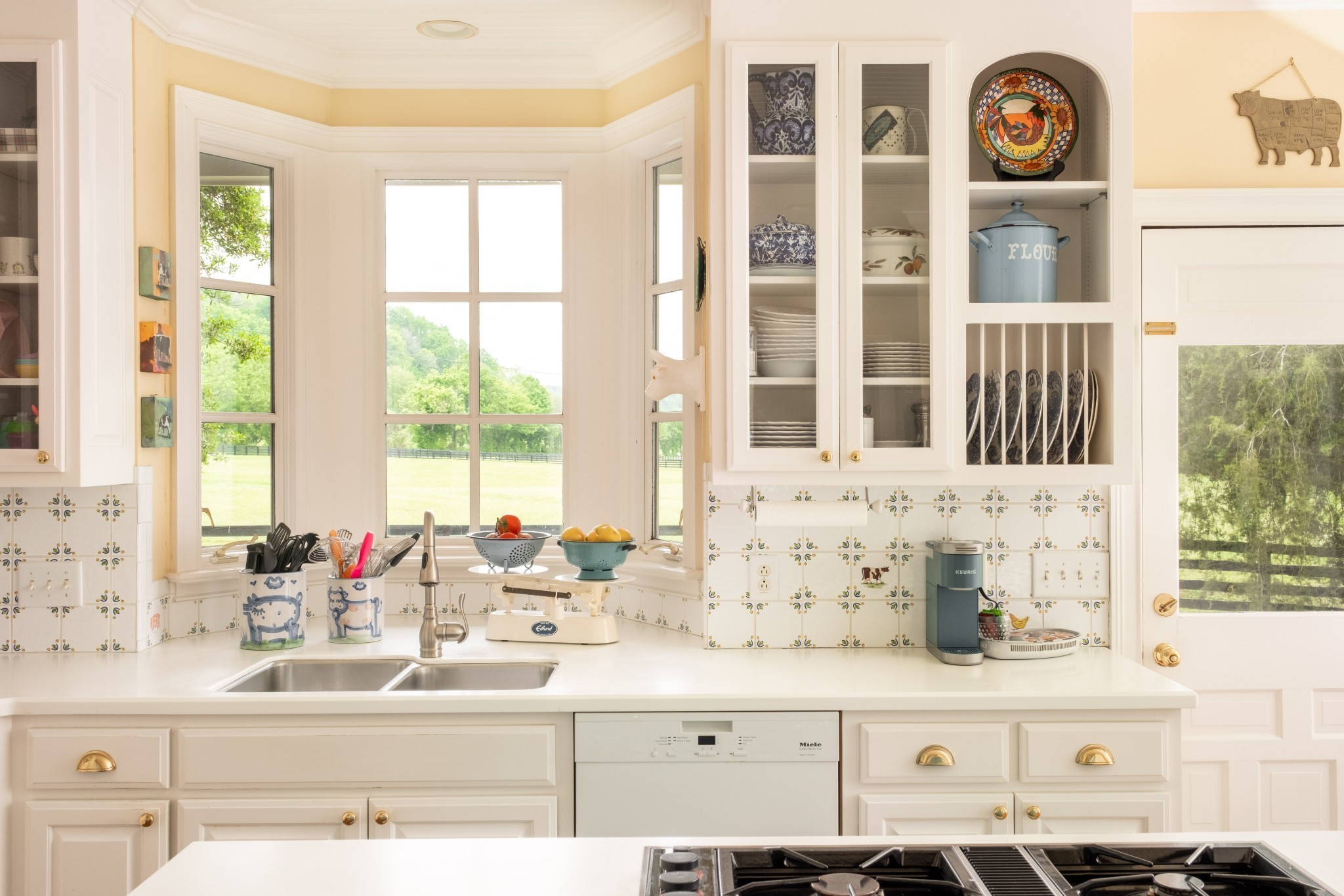 5620 Leipers Creek Road Franklin, TN 37064 - Photo 38 of 74 a bathroom with a sink and a window