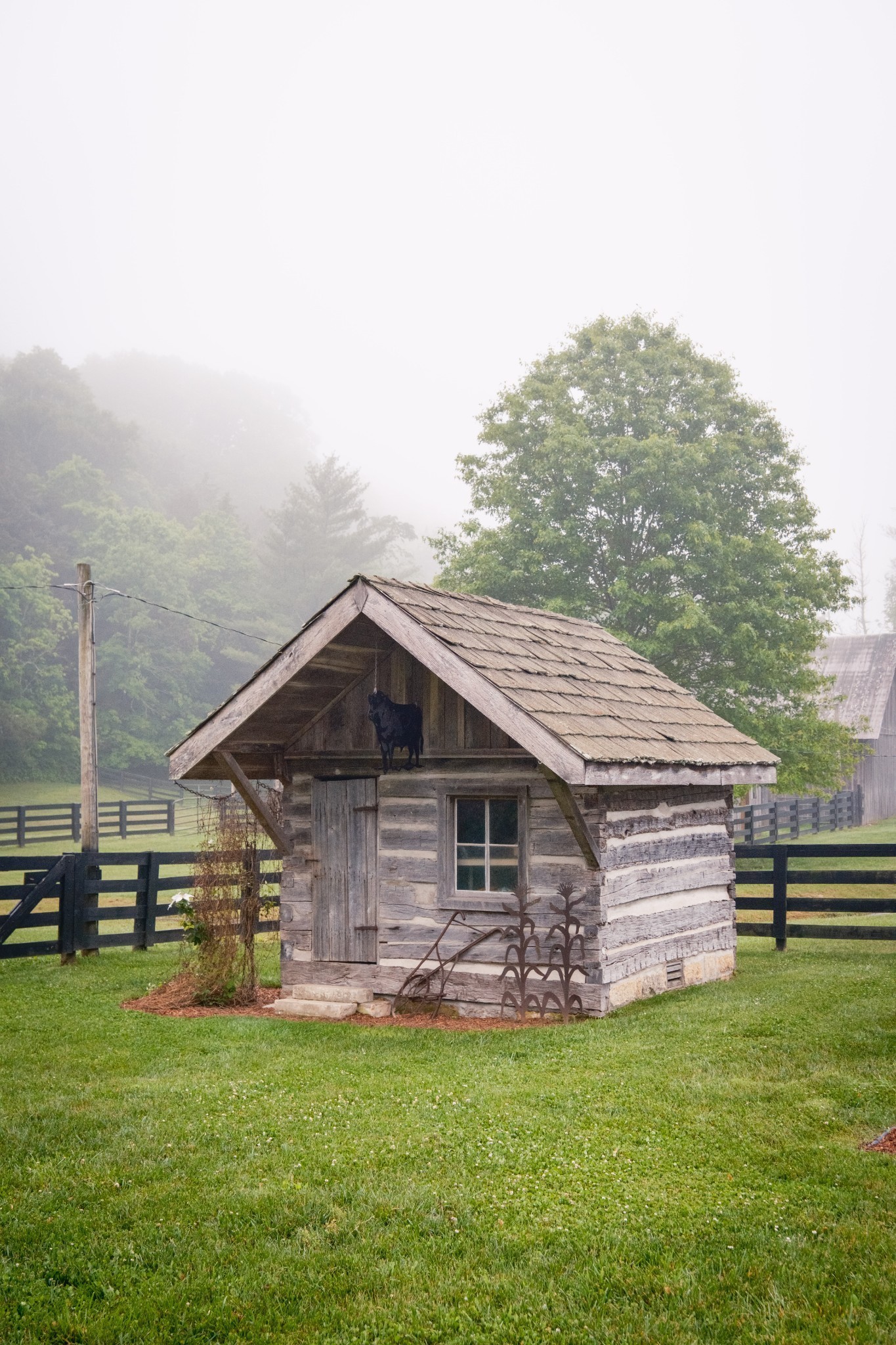 5620 Leipers Creek Road Franklin, TN 37064 - Photo 70 of 74 a front view of a house with a garden