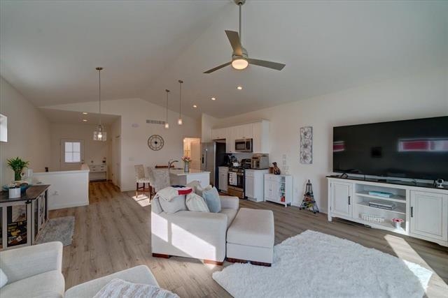 1257 Tivoli Oregon, WI 53575 - Photo 6 of 34