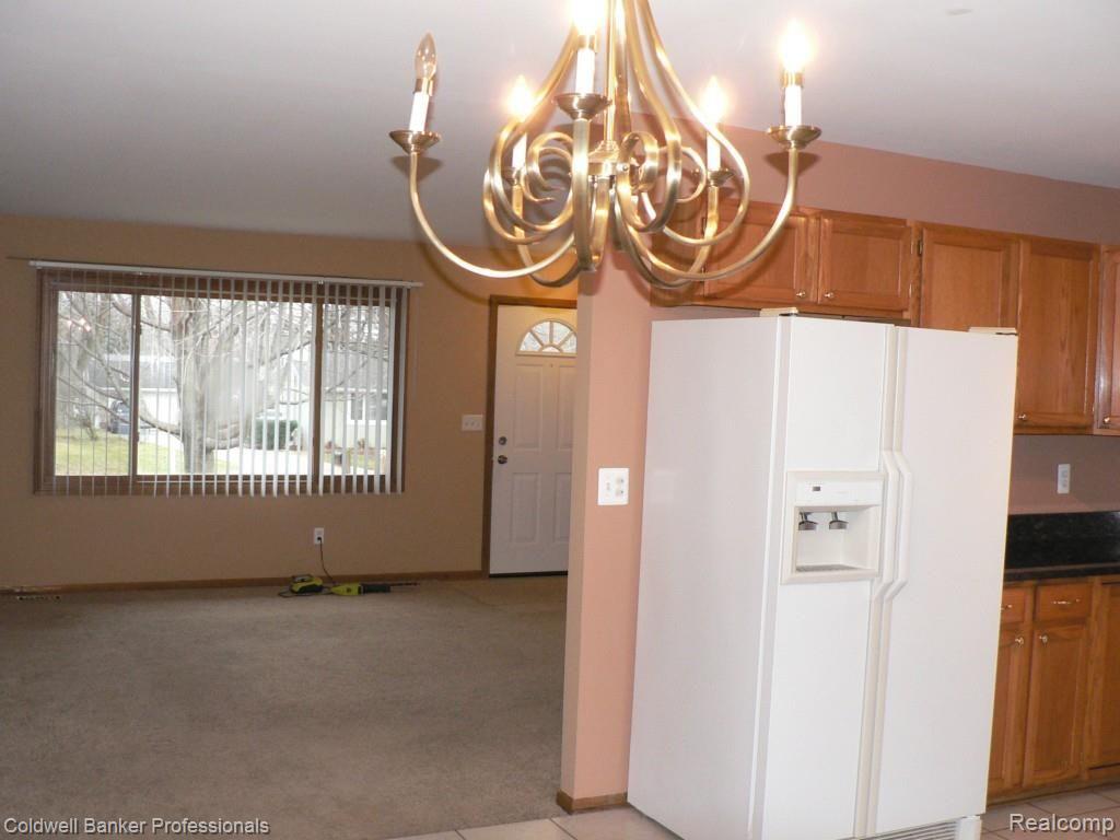 3677 Samuel Avenue Rochester, MI 48309 - Photo 7 of 32 P1090604.jpg