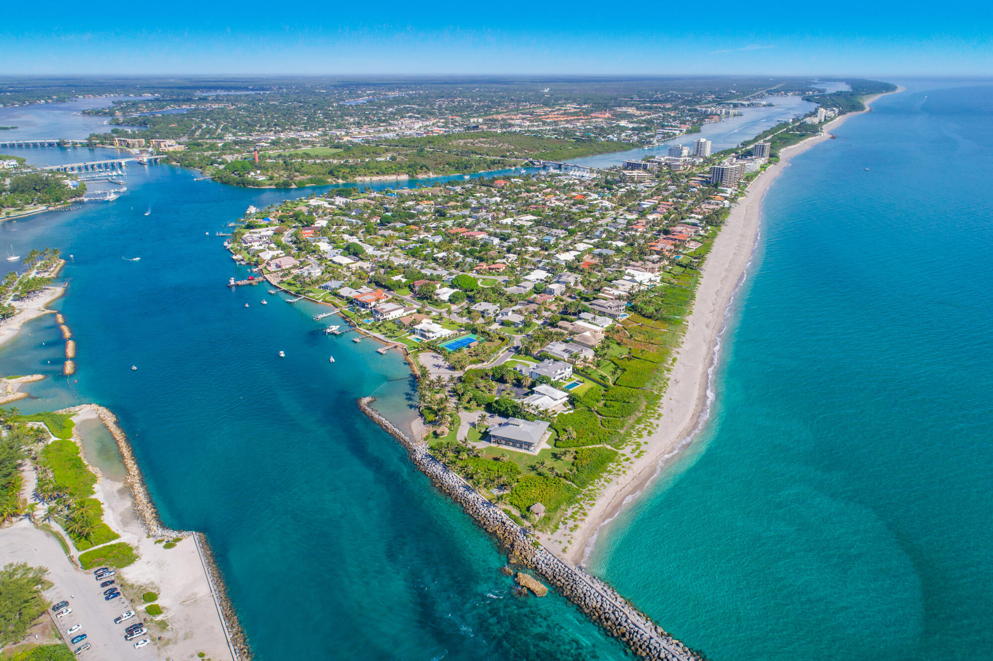 102 Lighthouse Drive Jupiter Inlet Colony, FL 33469 - Photo 6 of 18 a view of a city