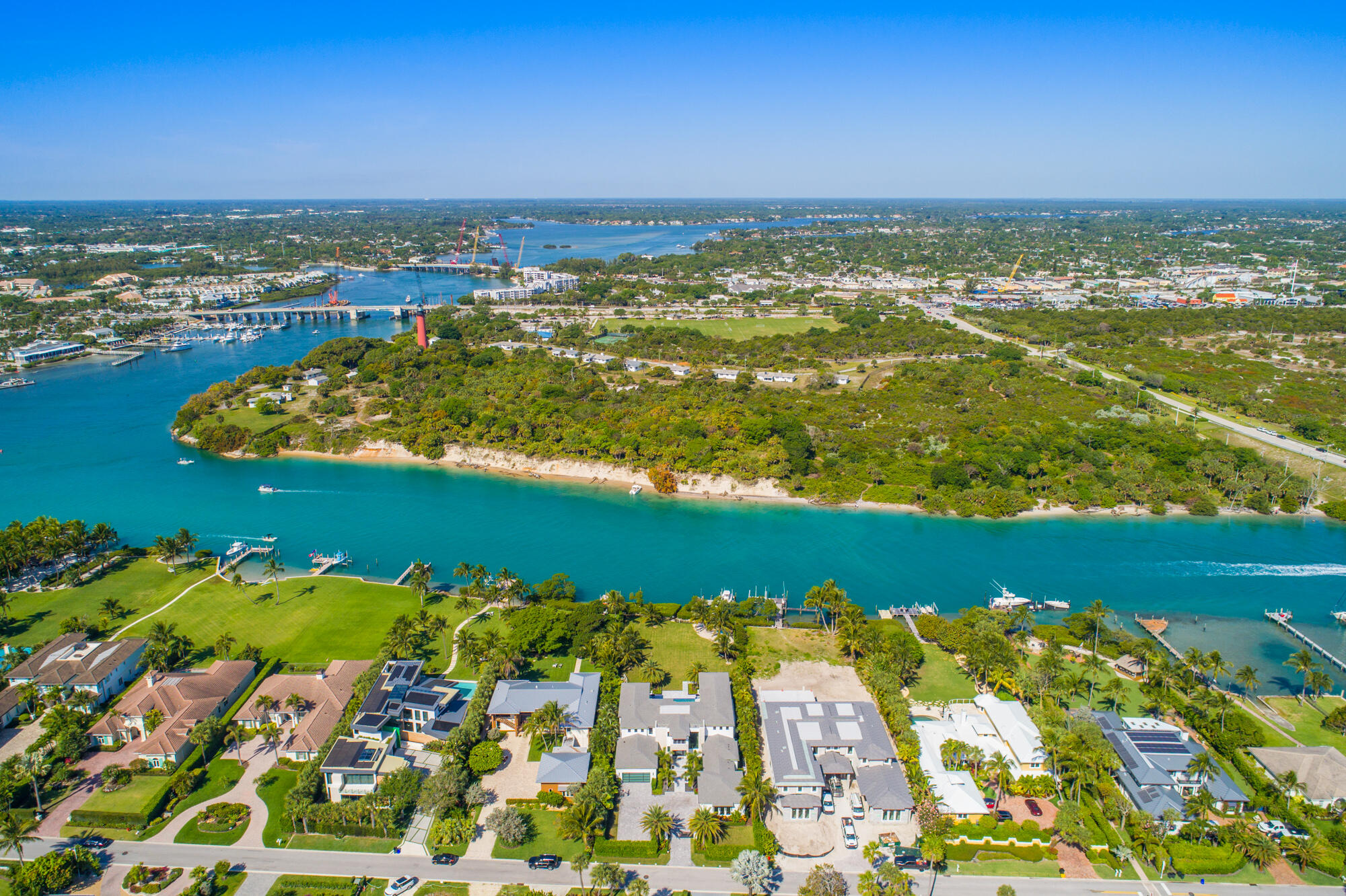 102 Lighthouse Drive Jupiter Inlet Colony, FL 33469 - Photo 8 of 18 a view of a city