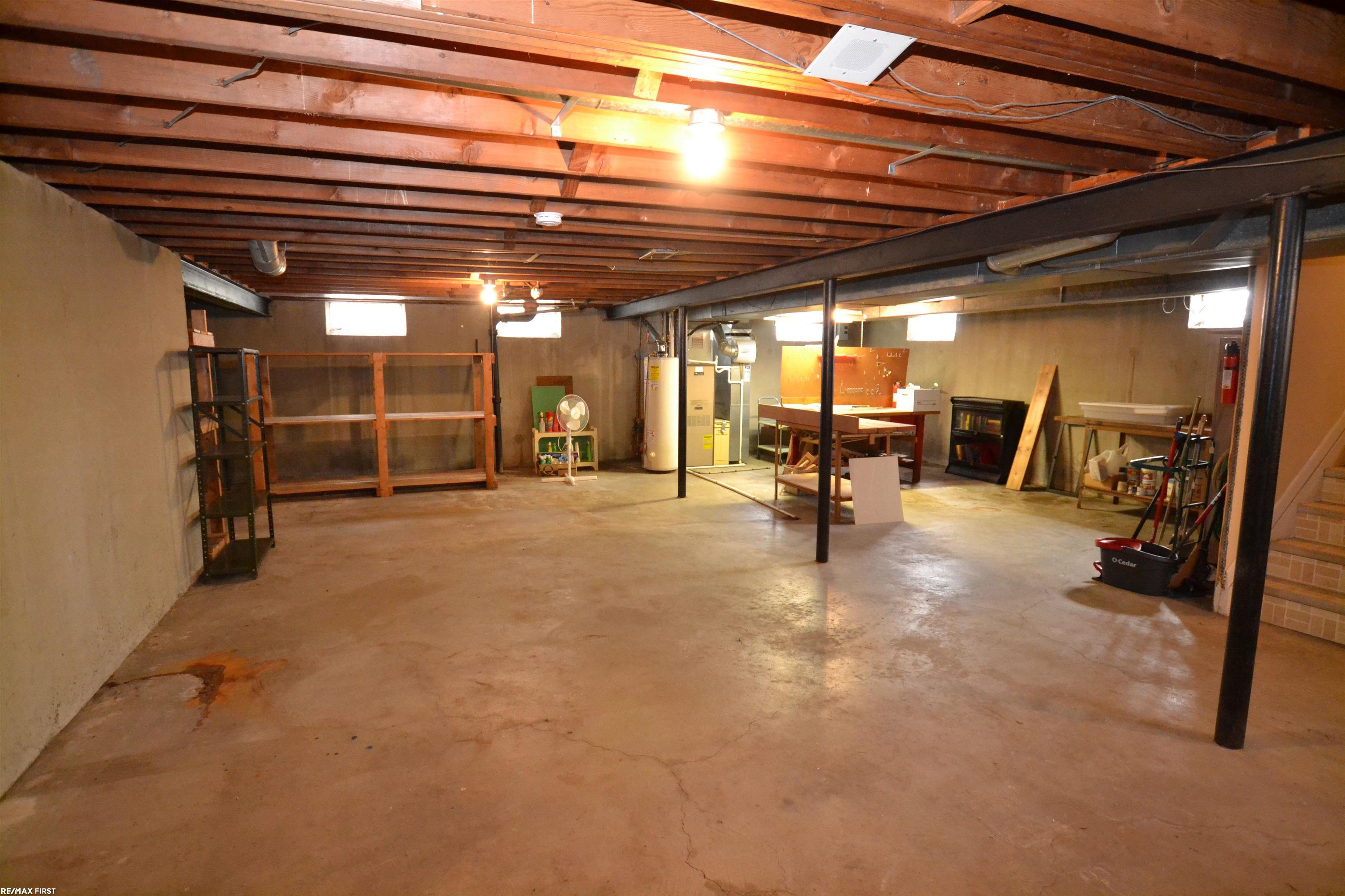 31043 Kelly Road Fraser, MI 48026 - Photo 21 of 26 50104147-20.JPG