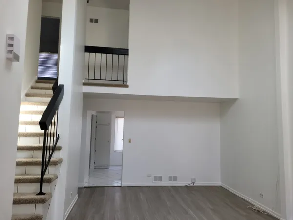 $2,500 | 790 Oregon Trail, Roselle, IL 60172