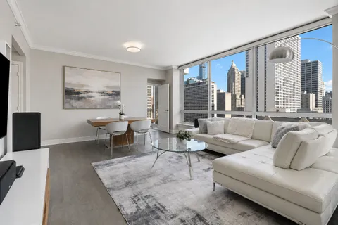 $999,500 | 55 East Erie Street, Unit 1705, Chicago, IL 60611
