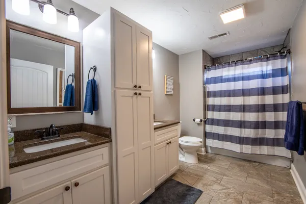 $425,000 | 865 Sylvan Drive, Savannah, TN 38372