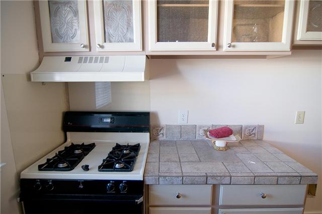 108 River Bend Road Hendersonville, TN 37075 - Photo 7 of 20 Gas Stove, Dishwasher and Garbage Disposal.
