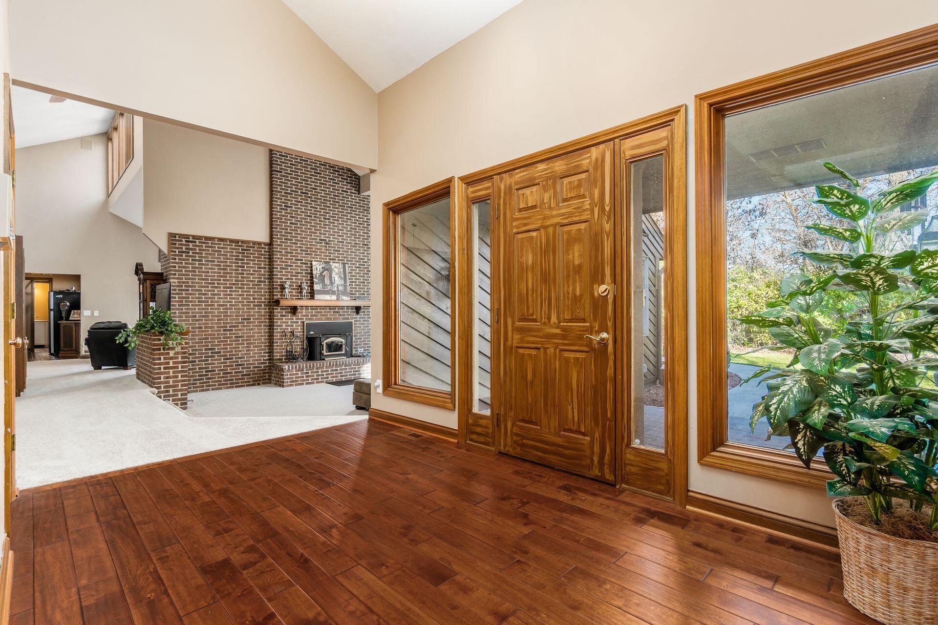 9083 Taylor Road Orient, OH 43146 - Photo 23 of 93 Foyer Showing Great Room