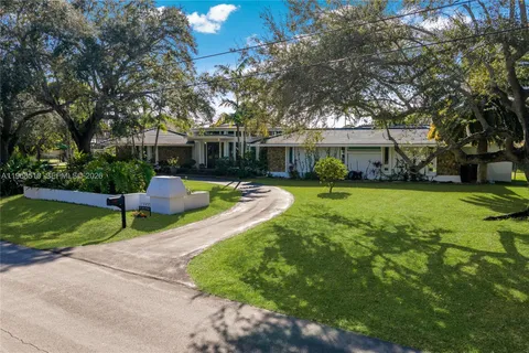 $3,295,000 | 13300 Southwest 69th Avenue, Pinecrest, FL 33156
