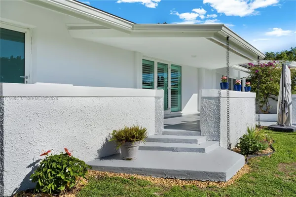 $3,295,000 | 13300 Southwest 69th Avenue, Pinecrest, FL 33156