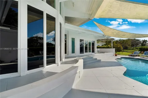 $3,295,000 | 13300 Southwest 69th Avenue, Pinecrest, FL 33156