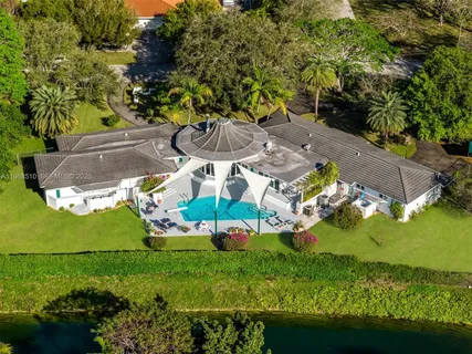 $3,295,000 | 13300 Southwest 69th Avenue, Pinecrest, FL 33156