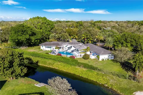 $3,295,000 | 13300 Southwest 69th Avenue, Pinecrest, FL 33156