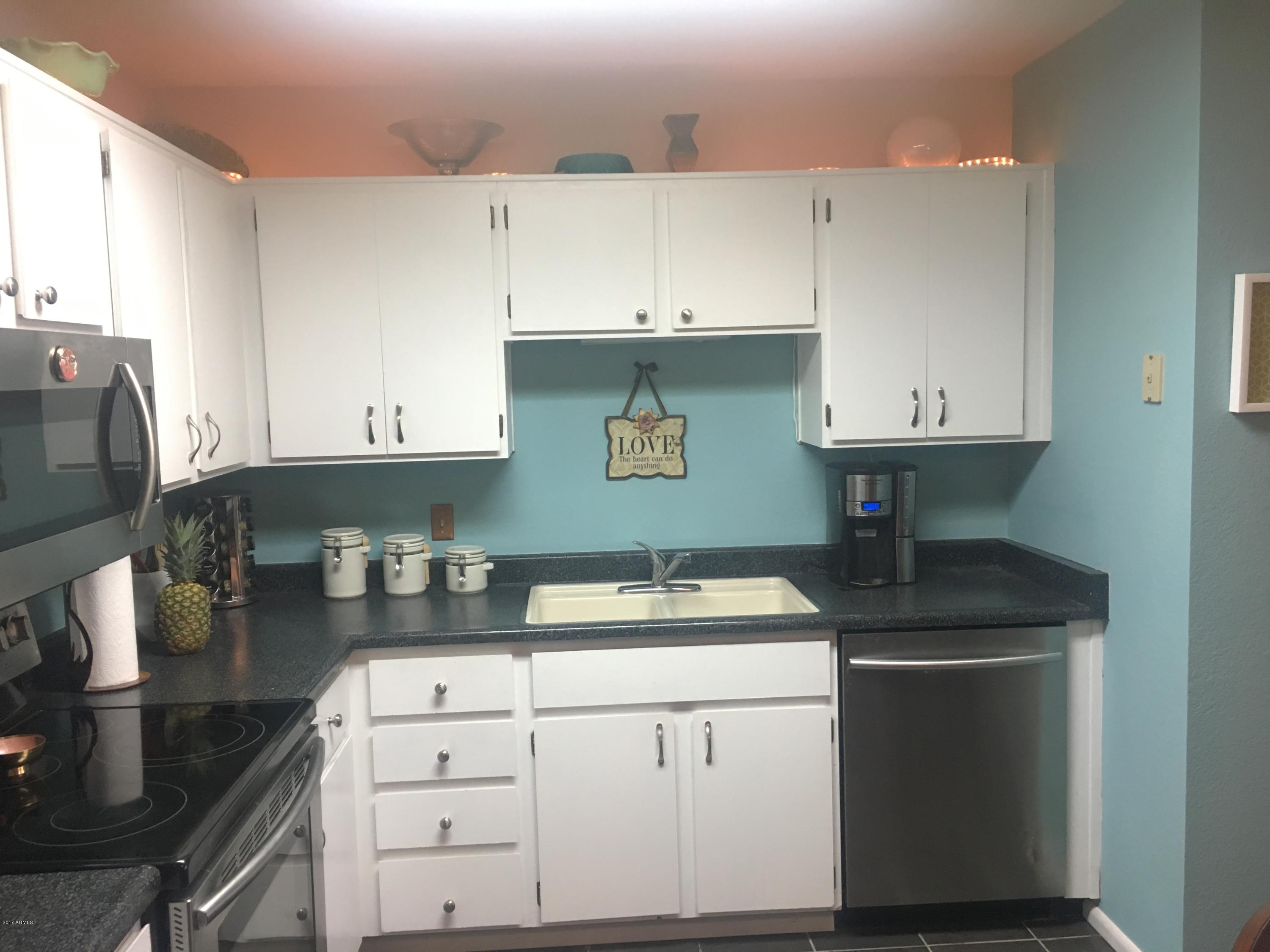14300 West Bell Road, Unit 77 Surprise, AZ 85374 - Photo 13 of 22 Kitchen