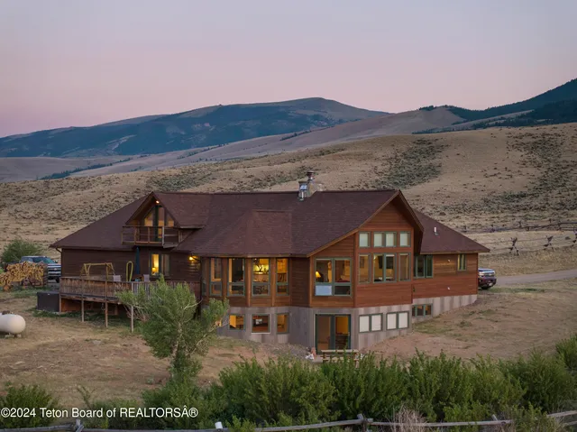 $2,327,500 | 34 Table Top Drive, Dubois, WY 82513
