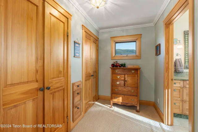 $2,327,500 | 34 Table Top Drive, Dubois, WY 82513