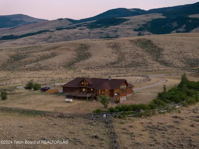 $2,327,500 | 34 Table Top Drive, Dubois, WY 82513