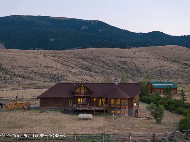 $2,327,500 | 34 Table Top Drive, Dubois, WY 82513