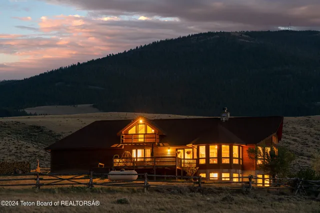 $2,327,500 | 34 Table Top Drive, Dubois, WY 82513