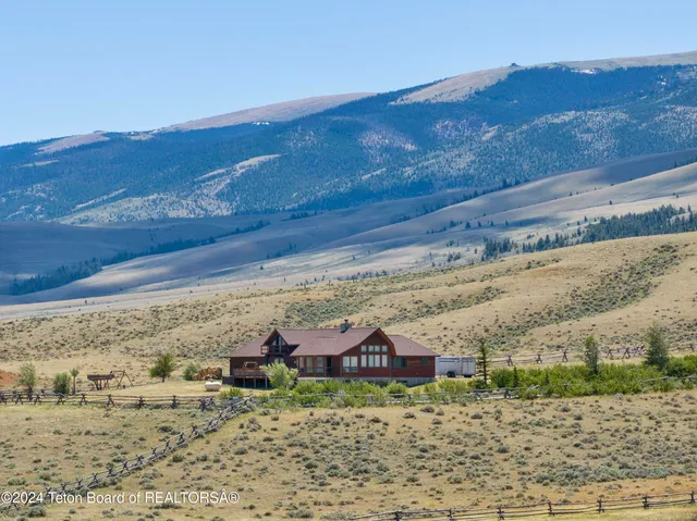 $2,327,500 | 34 Table Top Drive, Dubois, WY 82513