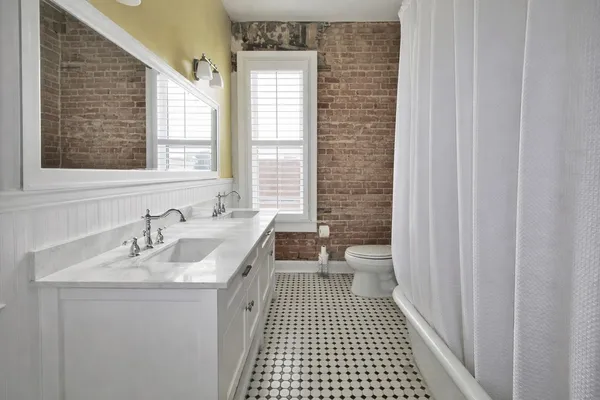 $1,500 | 211 West Milam Street, Unit A, Wharton, TX 77488