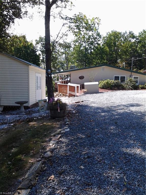 1693 Sauratown Road King, NC 27021 - Photo 5 of 18 Side view