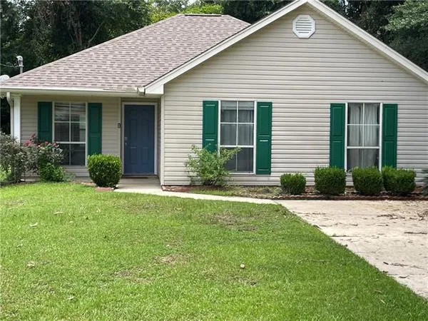 $1,400 | 28613 East Phillip Street, Lacombe, LA 70445