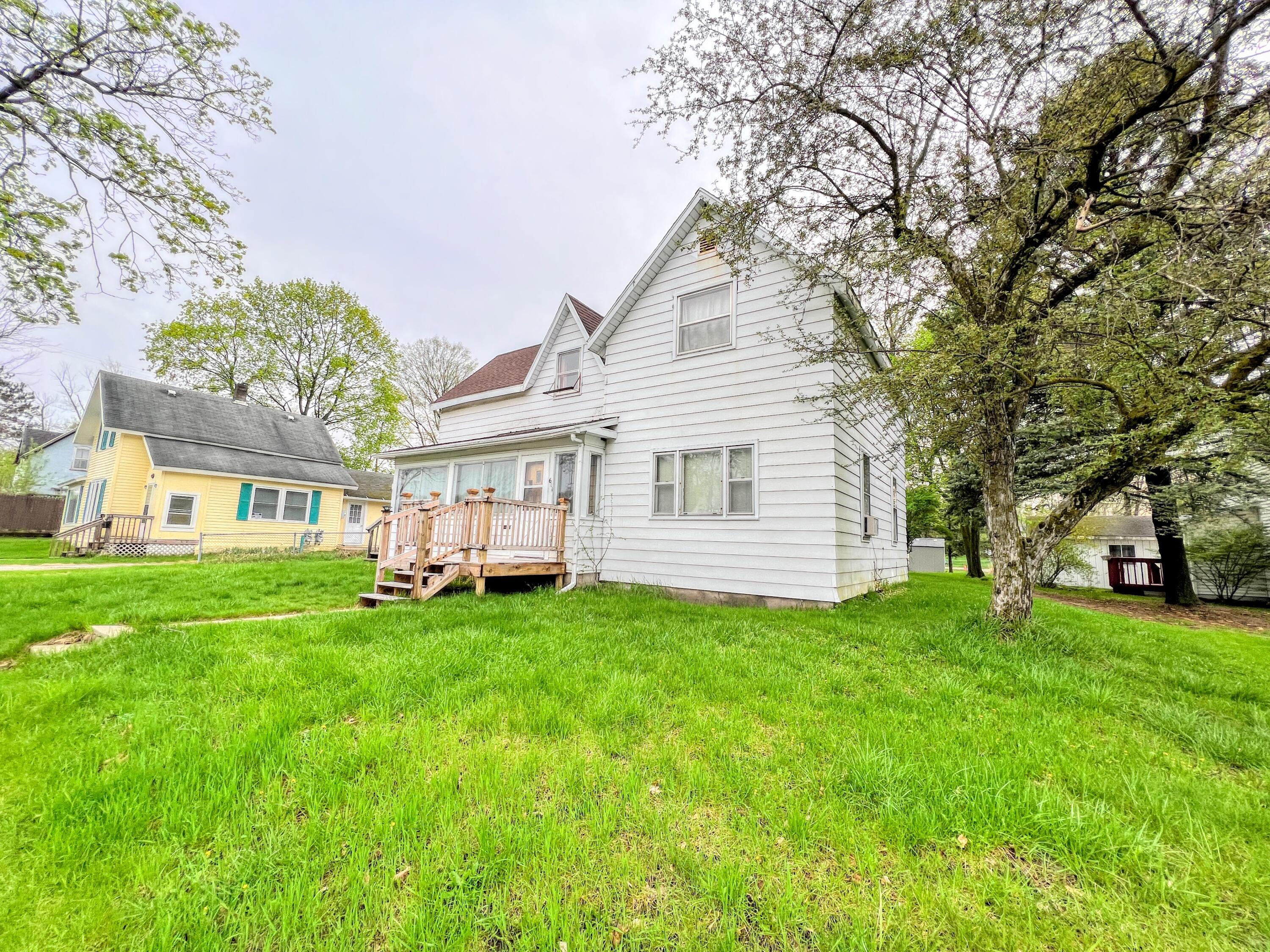 611 South Chestnut Street Reed City, MI 49677 - Photo 1 of 1 IMG_1501