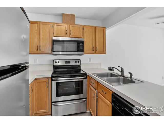 $348,500 | 2148 Meadow Court, Longmont, CO 80501