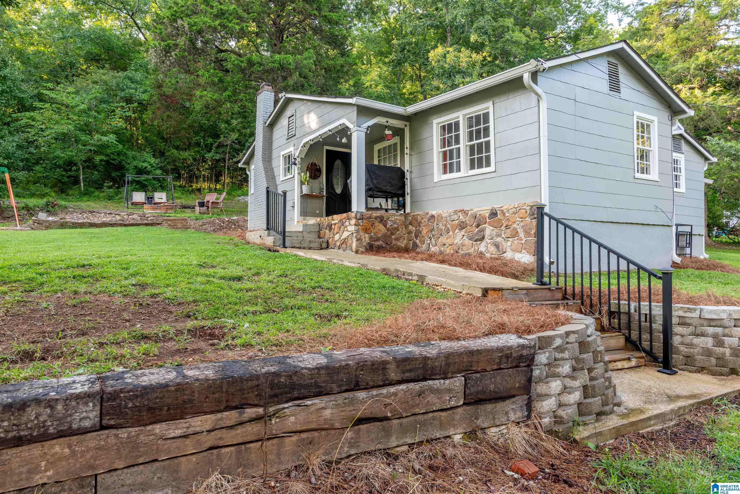 504 7th Avenue East Oneonta, AL 35121 - Photo 1 of 25