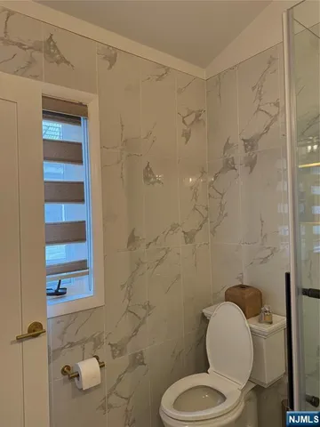 $3,650 | 490 Undercliff Avenue, Unit 2, Edgewater, NJ 07020