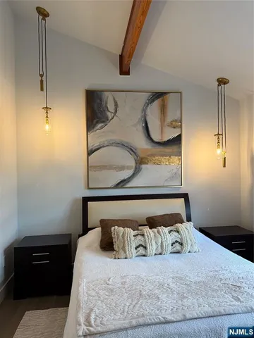 $3,650 | 490 Undercliff Avenue, Unit 2, Edgewater, NJ 07020