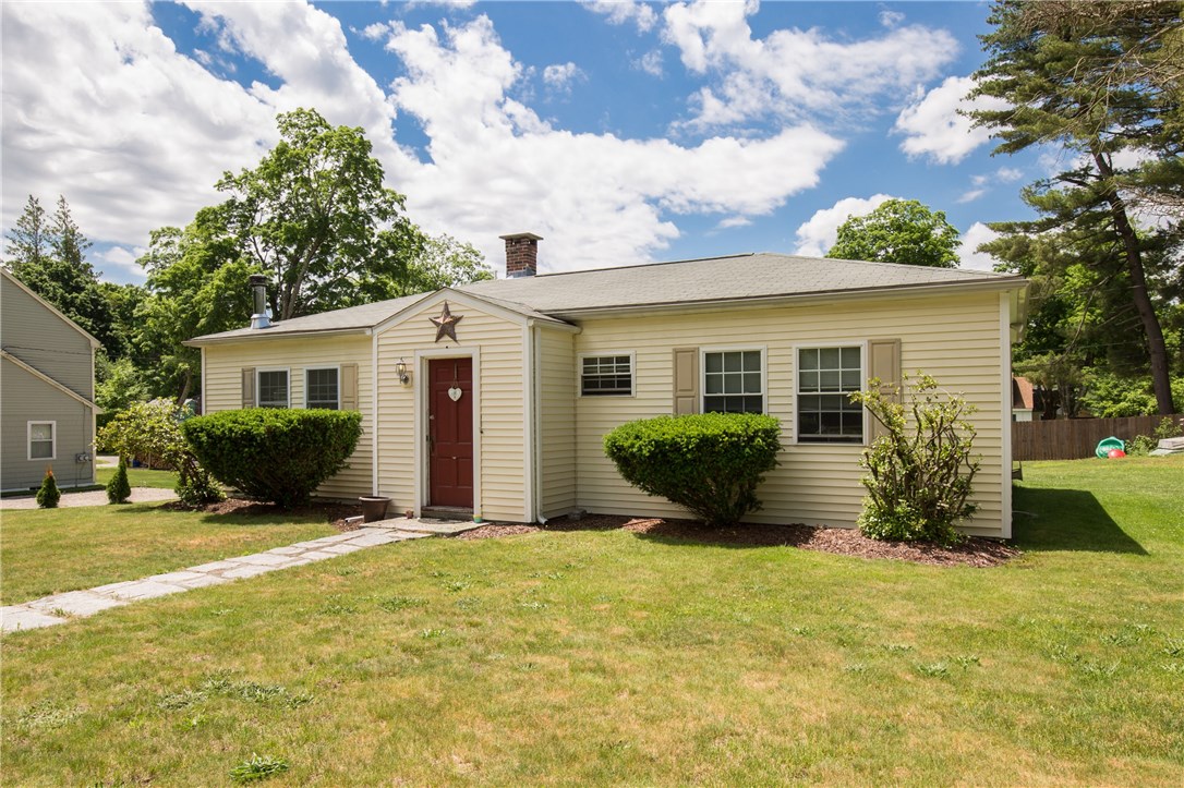 39 Woodside Road Burrillville, RI 02826 - Photo 2 of 25