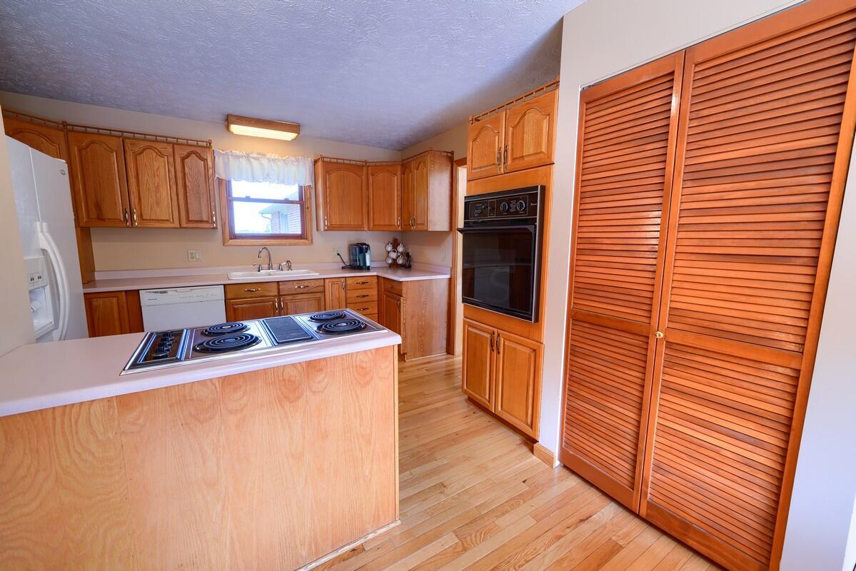 9015 Cochran Road Williamsport, OH 43164 - Photo 19 of 56 Gallery Image 19