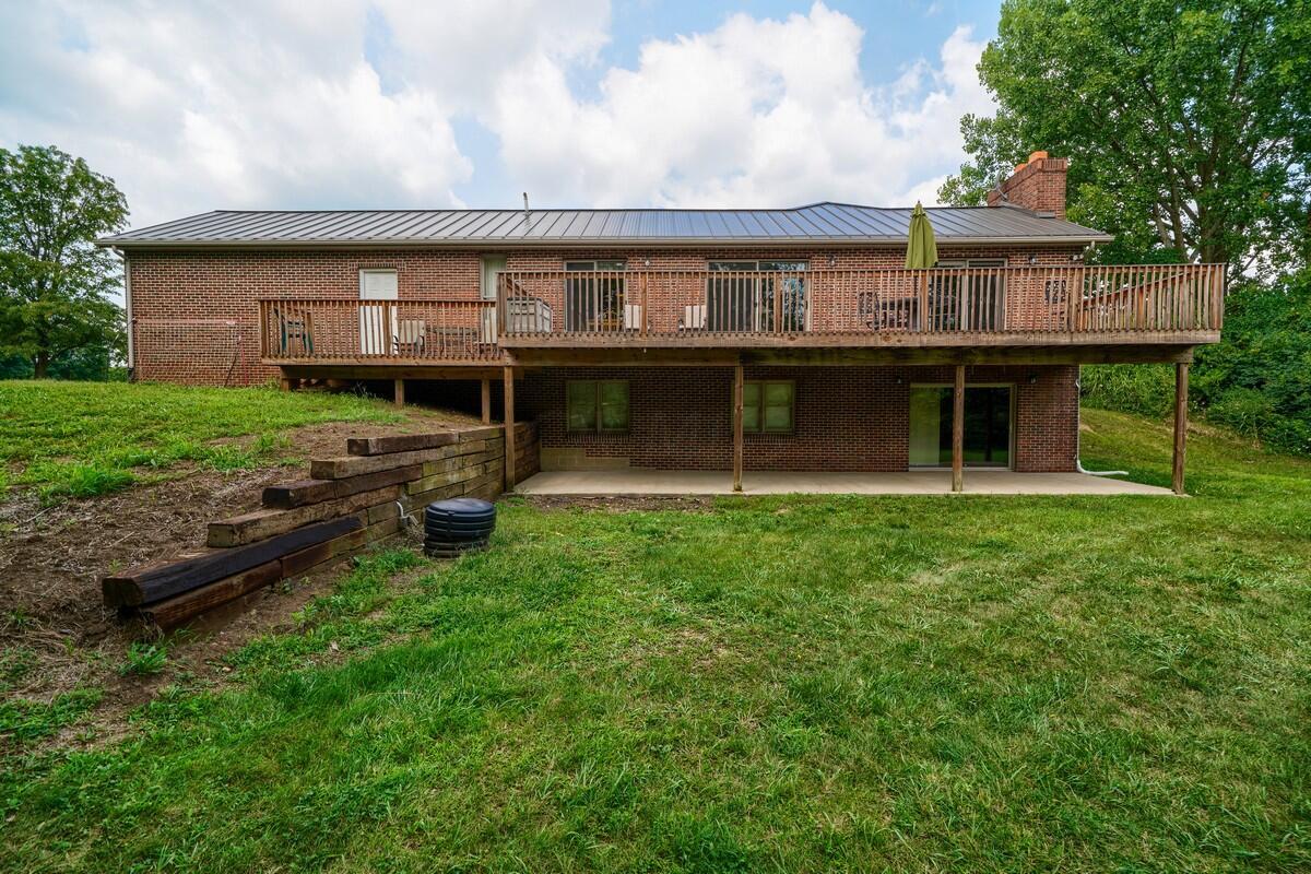 9015 Cochran Road Williamsport, OH 43164 - Photo 6 of 56 Gallery Image 6