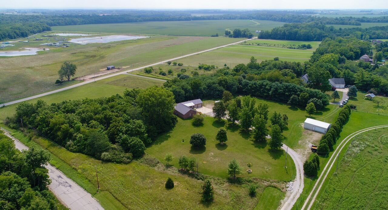 9015 Cochran Road Williamsport, OH 43164 - Photo 8 of 56 Gallery Image 8