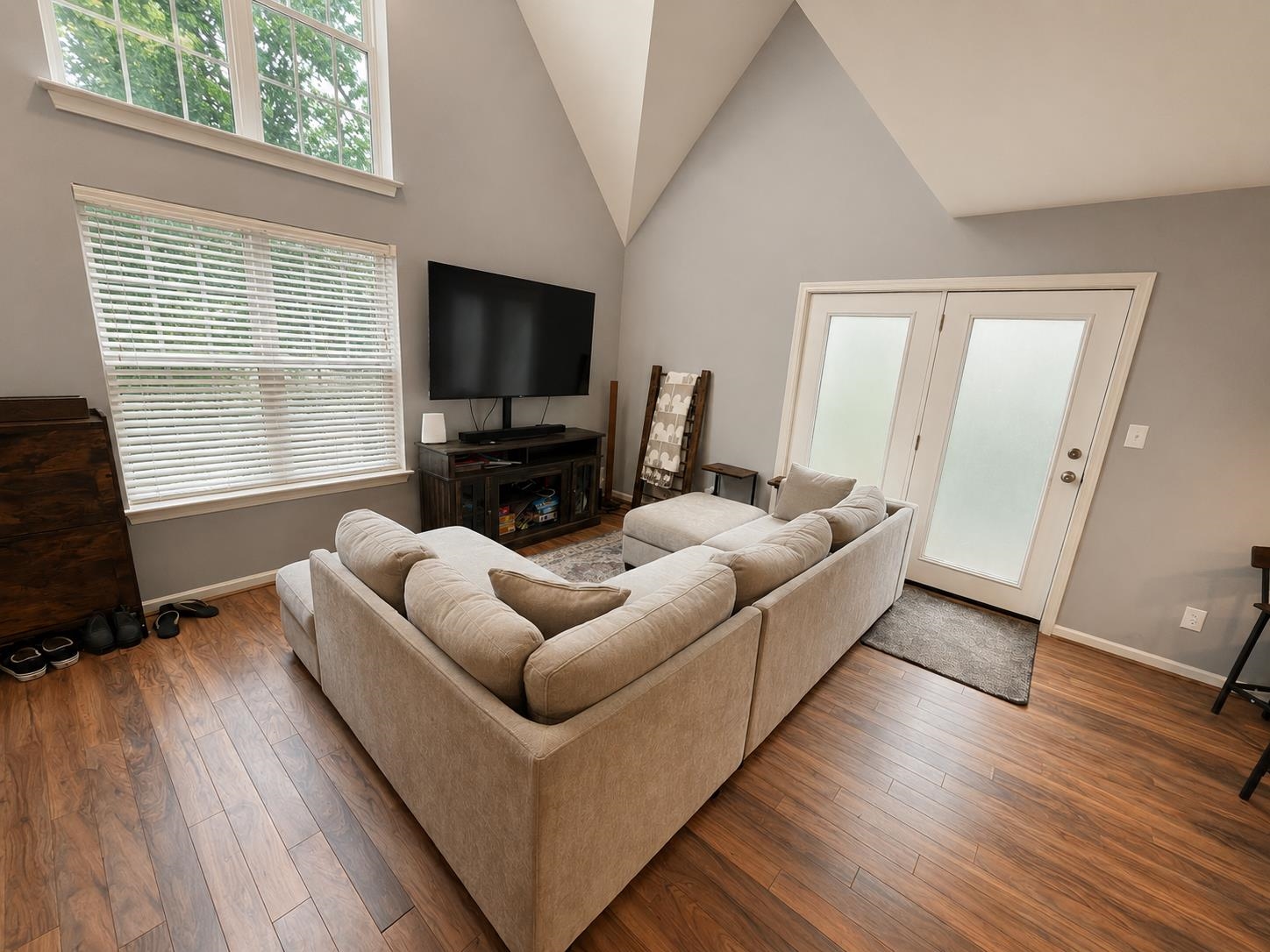 1102 Amber Ridge Road Charlottesville, VA 22901 - Photo 3 of 34 Living