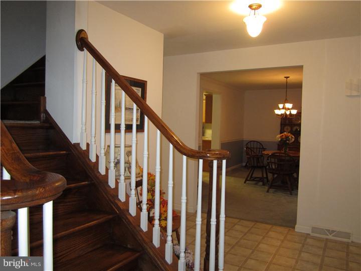 1 Walnut Road Newtown Square, PA 19073 - Photo 4 of 24 Foyer